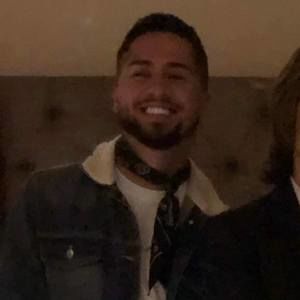 Meet your Posher, Carlos